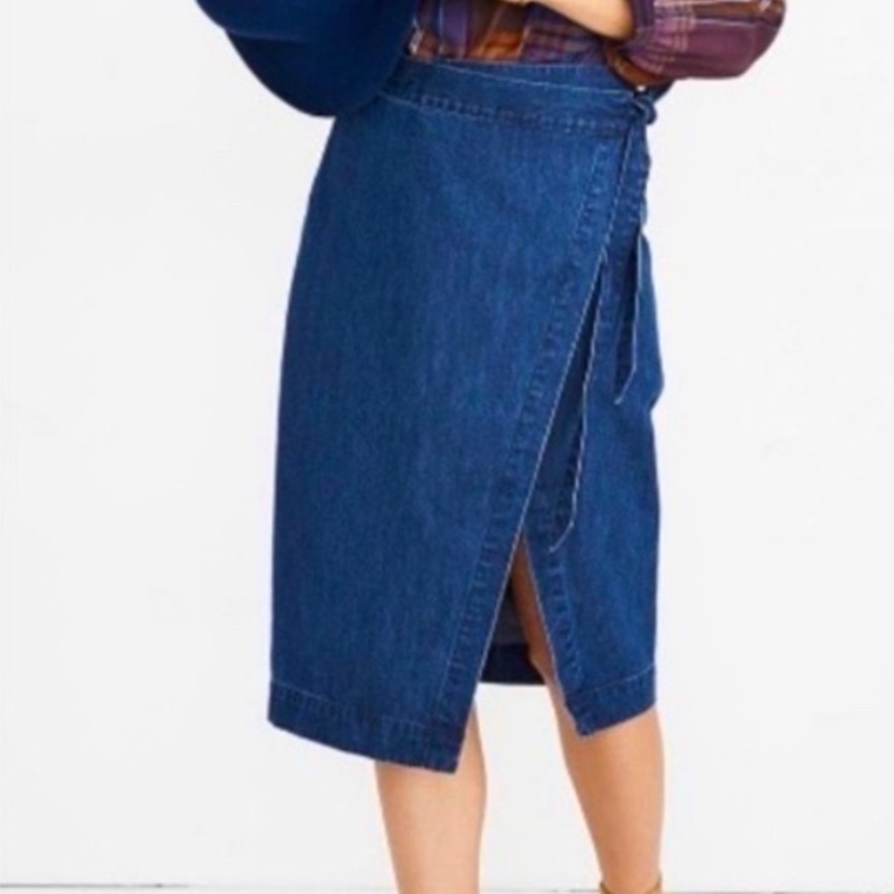Denim Midi Wrap Skirt
MADEWELL size 29